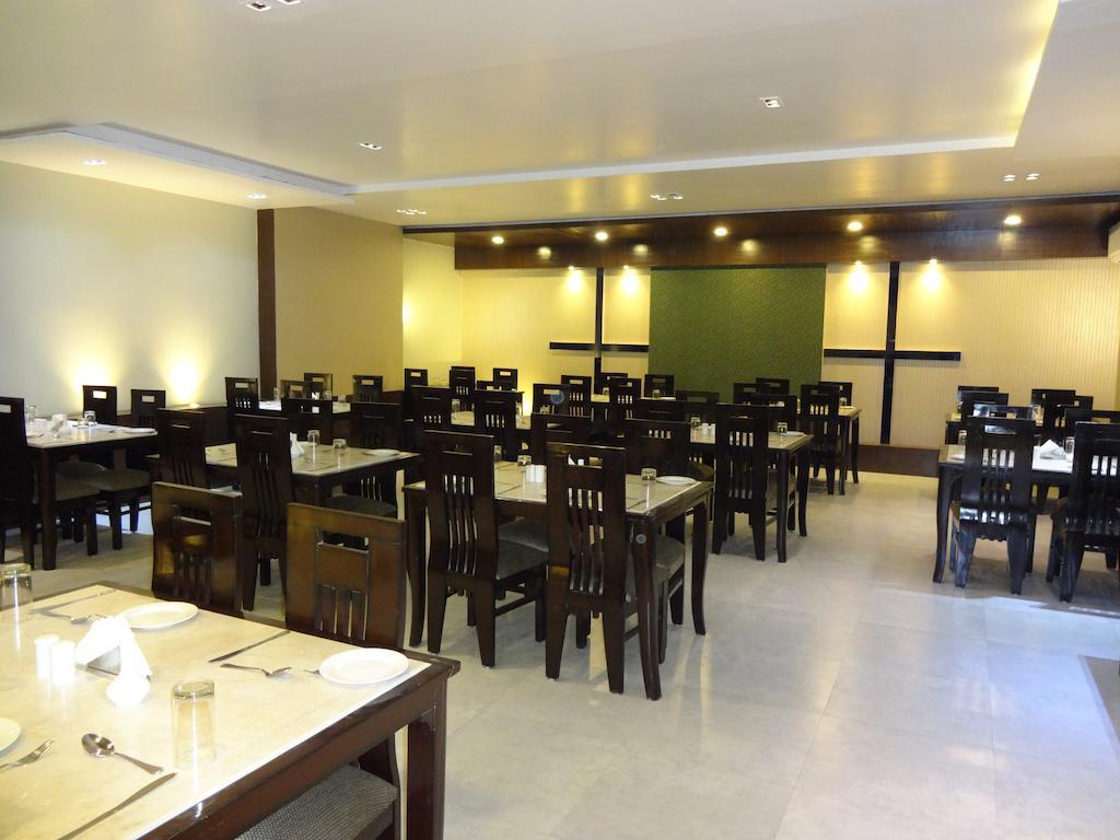 Hardik Resort Орчха Экстерьер фото