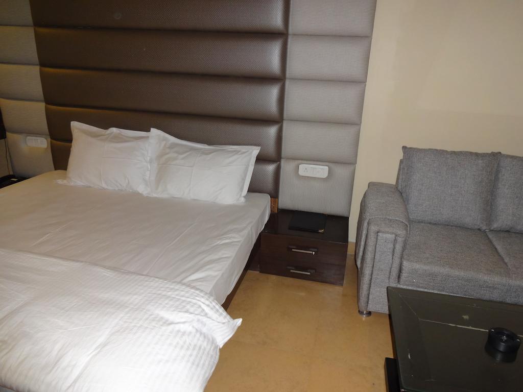 Hardik Resort Орчха Экстерьер фото