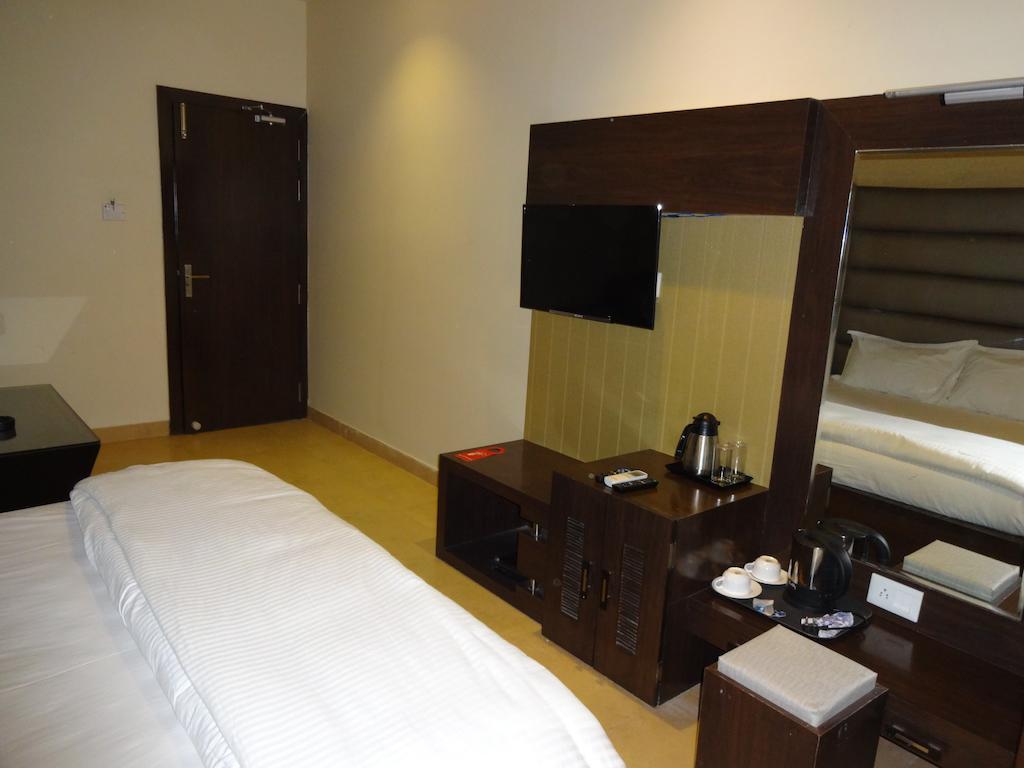 Hardik Resort Орчха Экстерьер фото