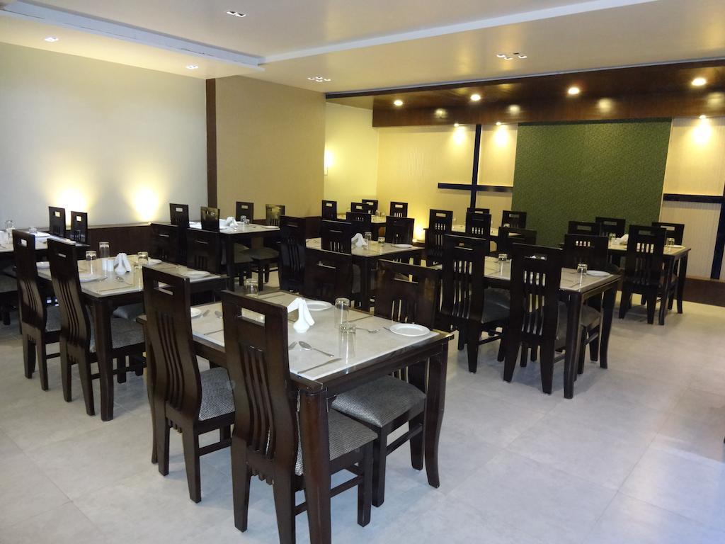 Hardik Resort Орчха Экстерьер фото